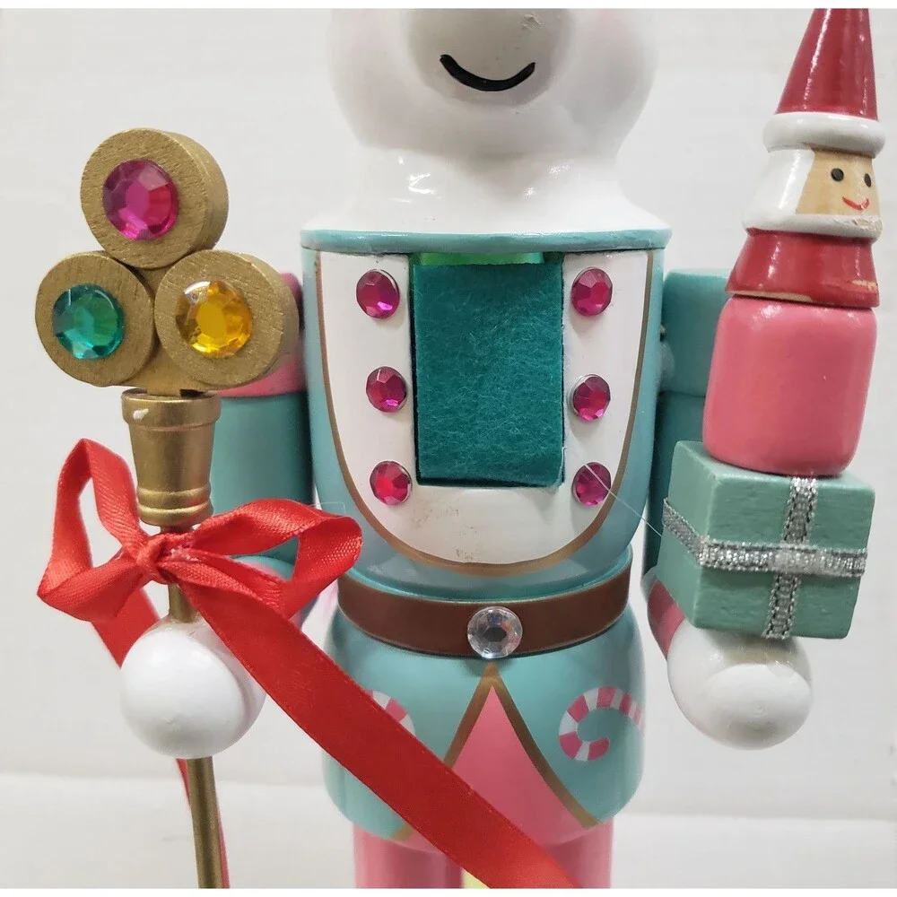 Wooden Christmas Nutcracker,14
